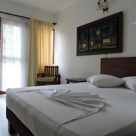 Hotel Y Restaurante Meson Del Gitano Caucasia Phòng bức ảnh