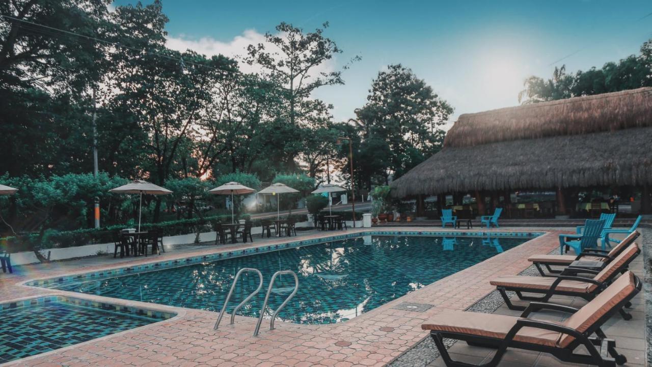 Hotel Y Restaurante Meson Del Gitano Caucasia Ngoại thất bức ảnh