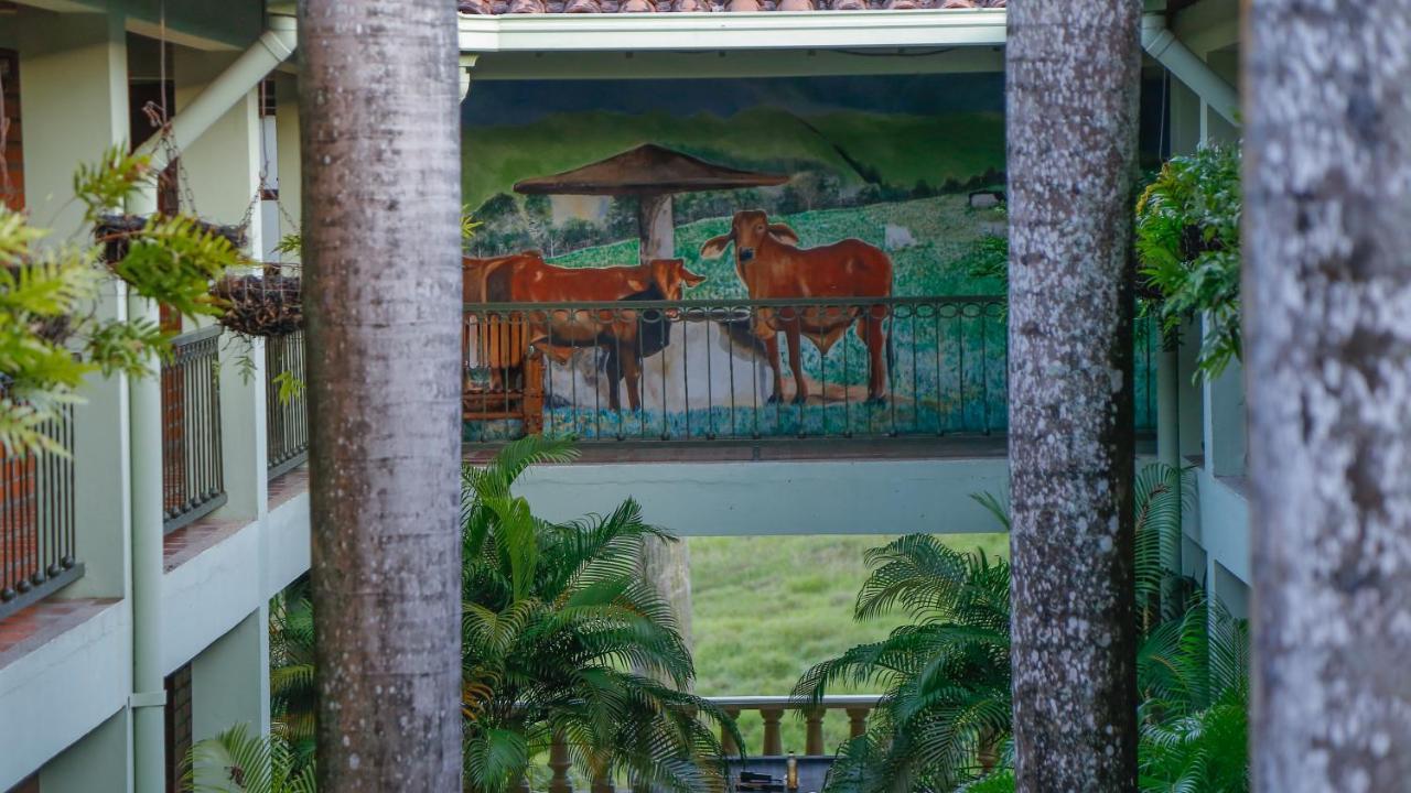 Hotel Y Restaurante Meson Del Gitano Caucasia Ngoại thất bức ảnh