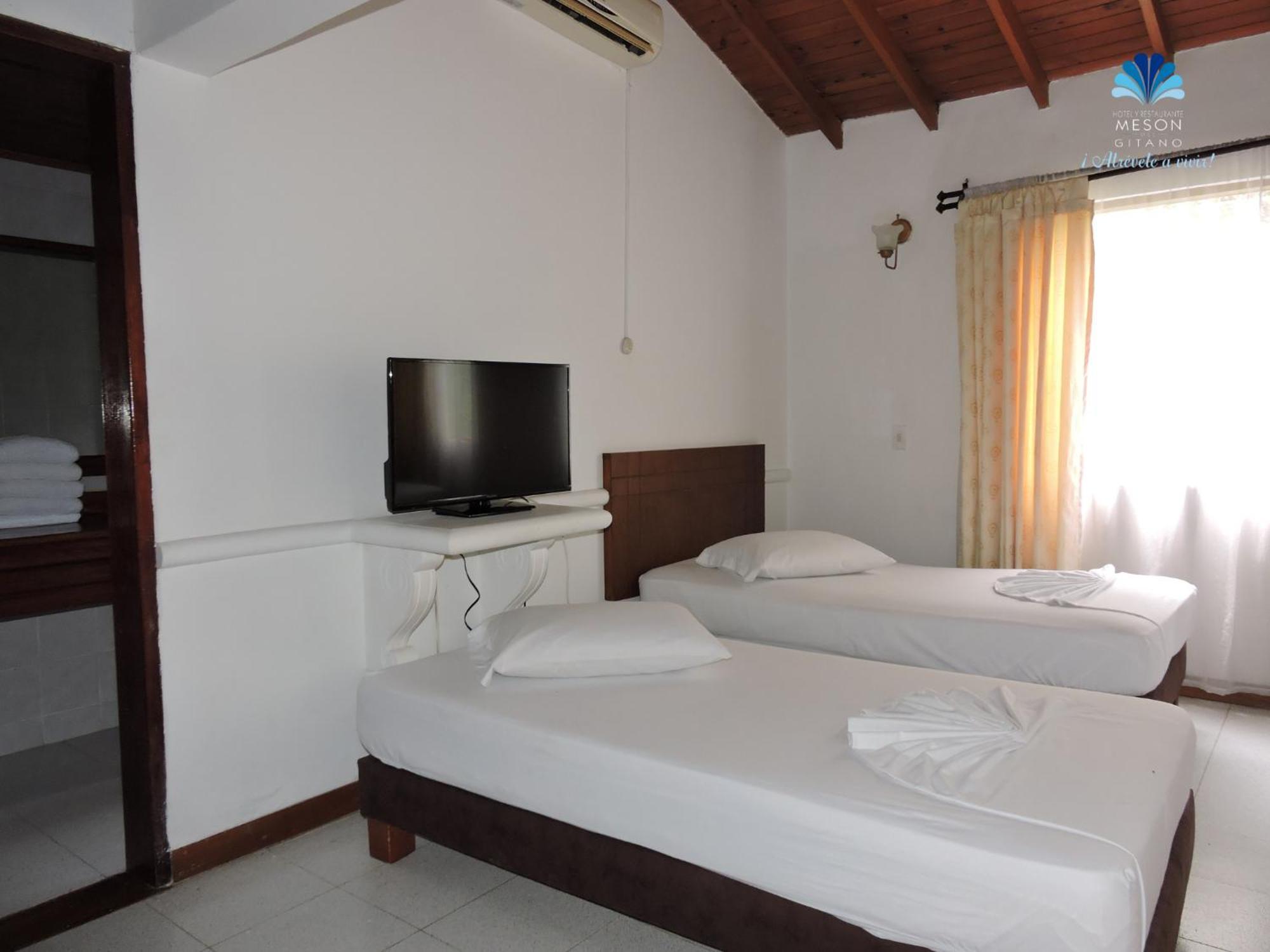 Hotel Y Restaurante Meson Del Gitano Caucasia Phòng bức ảnh