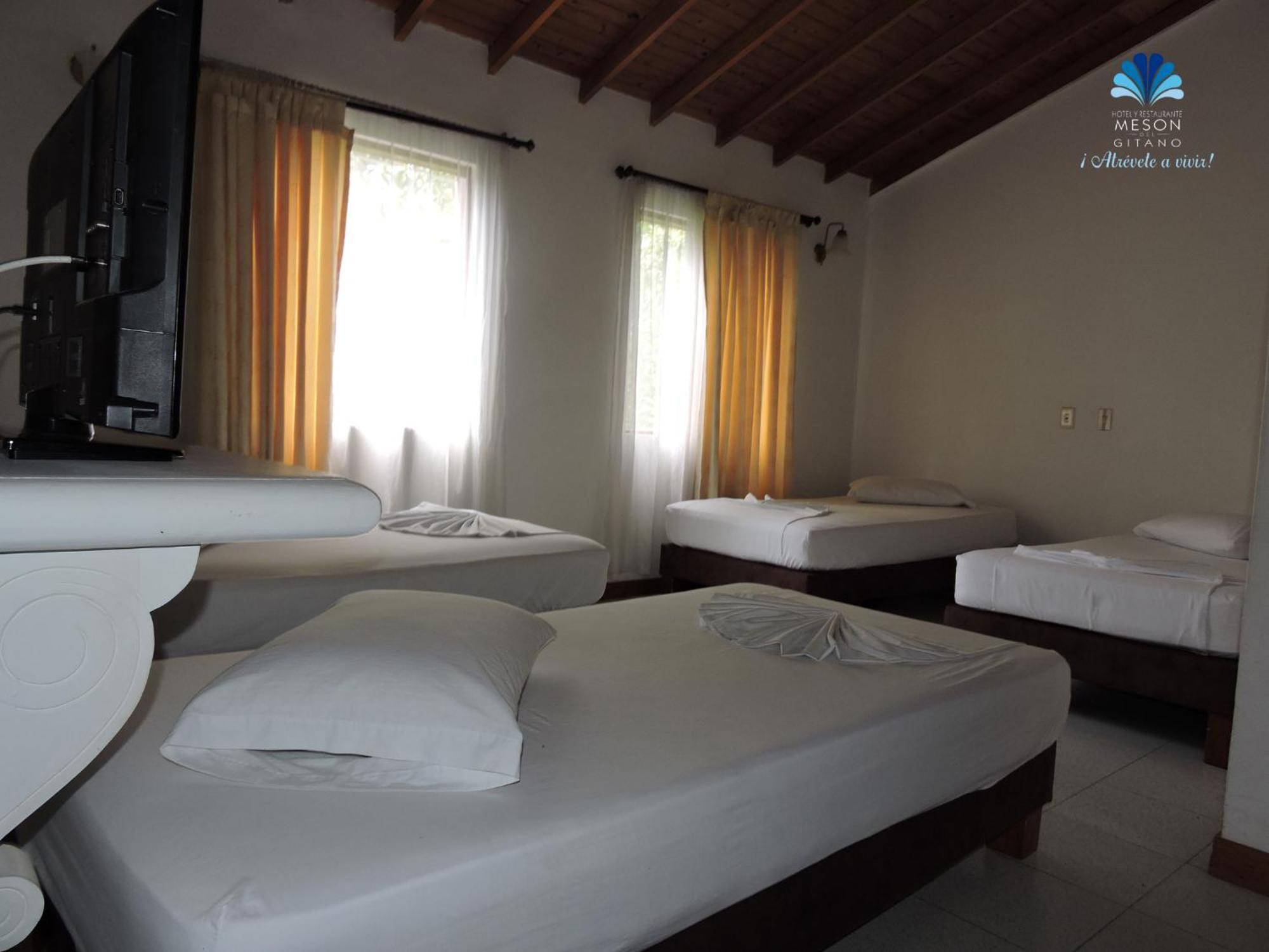 Hotel Y Restaurante Meson Del Gitano Caucasia Phòng bức ảnh