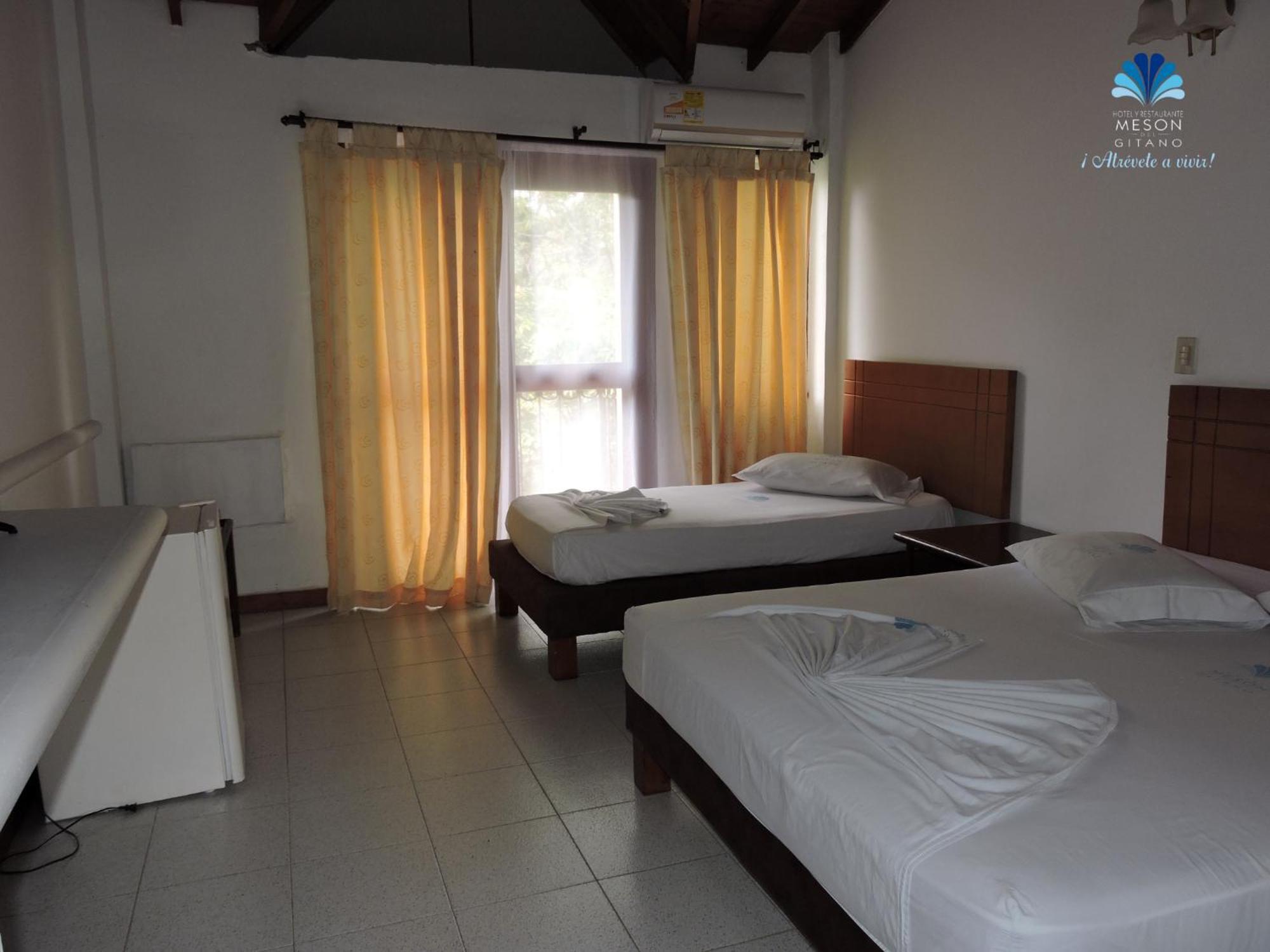 Hotel Y Restaurante Meson Del Gitano Caucasia Phòng bức ảnh